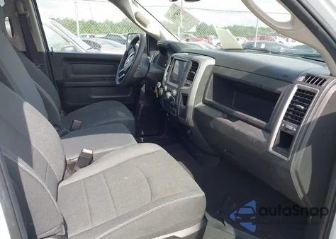 2022 Ram 1500 Classic Tradesman 4X4 6'4 Box z USA, uszkodzony, nr VIN 1C6RR7FG2NS156778